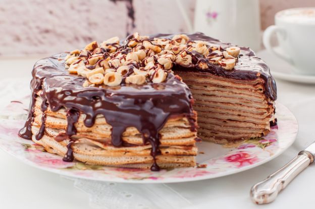 Pfannkuchen-Torte mit Schokolade