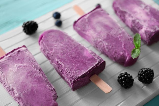 Brombeer-Eis am Stiel