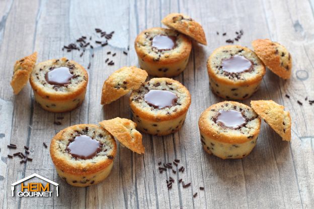 Minimuffins mit flüssigem Schokoherz