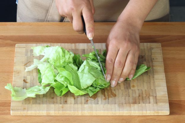 5. Schleudert den Salat