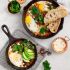 Shakshuka mit Spinat und Harissa