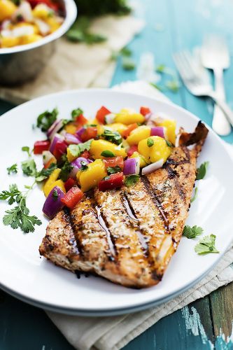 Gegrillter Lachs mit Mango Salsa