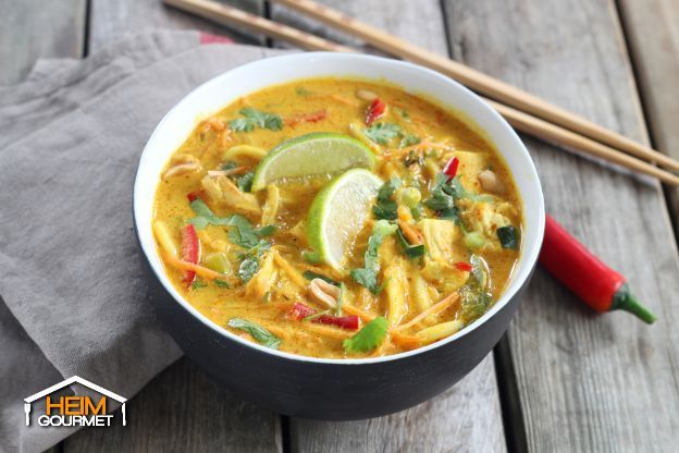 Kokos-Ramen-Nudeln mit Hähnchen