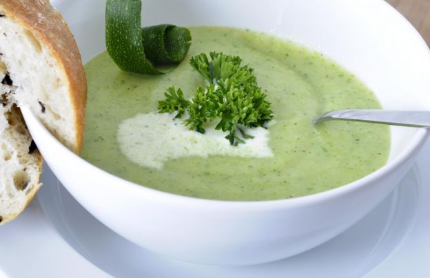 10 Suppen, die dich im Winter warm halten