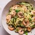 Zucchinipasta mit Knoblauch und Crevetten