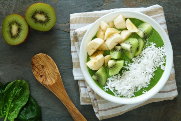 Smoothie-Bowl mit Kiwi und Banane