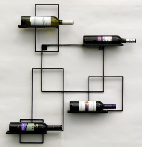 Modernes Weinregal