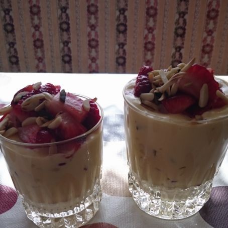 Mascarpone Nachtisch mit Erdbeeren