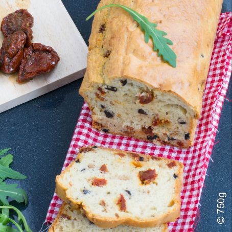 Cake aux tomates séchées | Cake mit getrockneten Tomaten