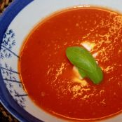 Tomatensuppe mit Mozzarella