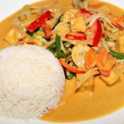 Rotes Thai Curry mit Huhn