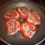Gefüllte Paprikaringe mit Bacon