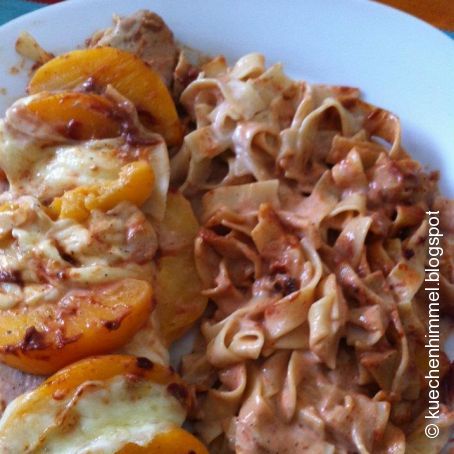 Überbackene Melba-Schnitzel mit Bandnudeln