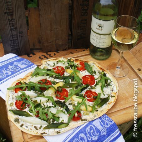 Frühlingshafter Flammkuchen