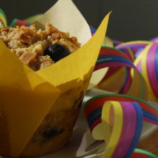 Blaubeer-Streusel-Muffins mit weißer Schokolade