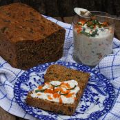 Bärlauch-Karotten-Brot mit Dip