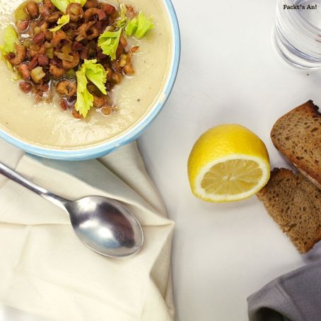 Apfel-Sellerie-Suppe mit Nordseekrabben und Speck