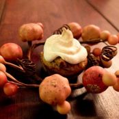 Walnuss-Apfel-Muffins mit Baiserhaube
