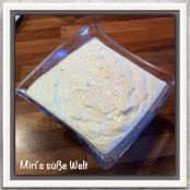 Bayrisch Creme mit roter Grütze