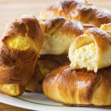 Brioche mit Cremefüllung