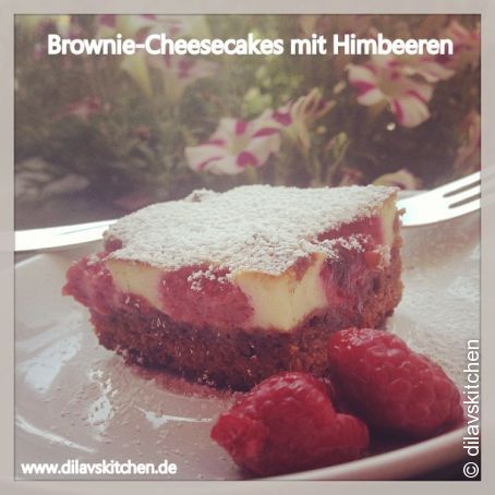 Brownie-Käsekuchen mit Früchten