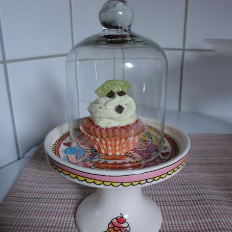 Hugo-Cupcakes mit Kiwi-Sahne-Topping*