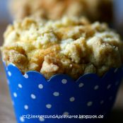 Rhabarber-Muffins mit Streuseln