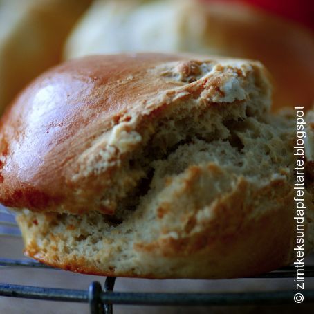 Blitz-Walnußbrötchen oder Rosinenbrötchen oder Mandelbrötchen oder....