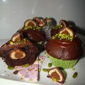 Mozart - Schokoladencupcake mit Nuss-Nougat-Cream und Pistazien