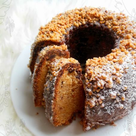 Eierlikörkuchen mit Apfel