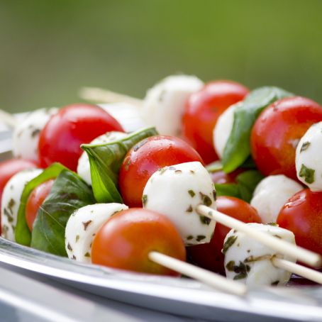 Tomaten-Mozzarella-Spieße