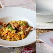 Tagliatelle mit Curry-Ananas Sauce und Schweinespießchen - Schritt 1