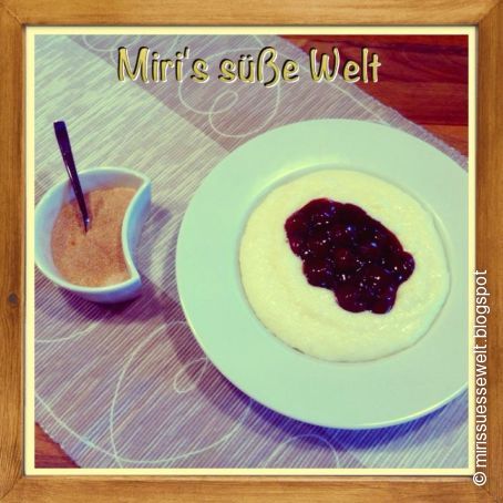 Grießbrei mit Kirsch-Zimt-Kompott