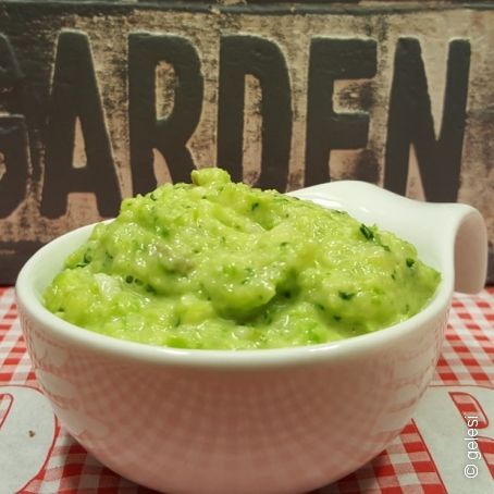 Grünes Spargel Pesto