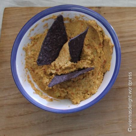 Guacamole mit getrockneten Tomaten