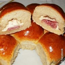 Herzhaft gefüllte Brötchen