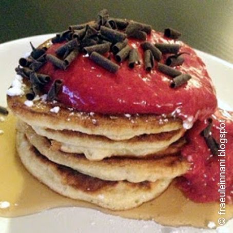 Pancakes mit Himbeer-Sauce