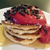Pancakes mit Himbeer-Sauce