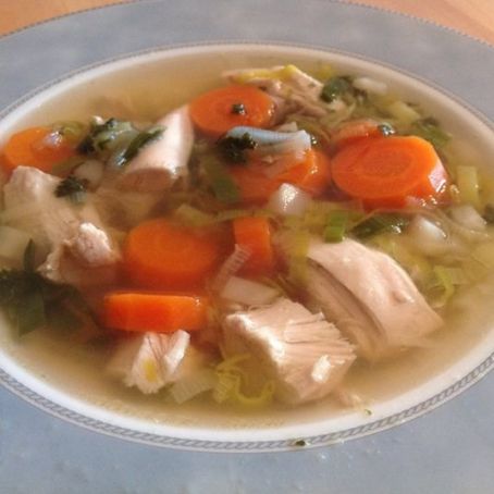 Hühnersuppe mit Hähnchenbrust