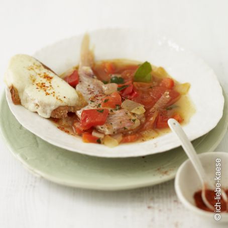 Baskische Fischsuppe mit Käsecroûtons