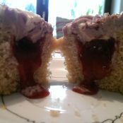 Cupcakes gefüllt mit Zwetschgenkompott und zweifarbigem Rotwein-Vanille Topping - Schritt 4