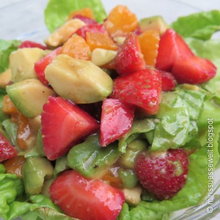 Sommerlicher Avocado - Erdbeeresalat