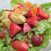 Sommerlicher Avocado - Erdbeeresalat