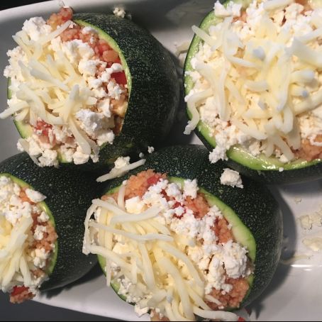 Gefüllte Zucchini vegetarisch