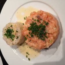 Tatar vom Lachs und der Jakobsmuschel