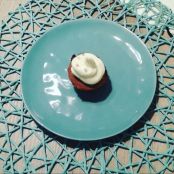 Buttermilch-Heidelbeer Cupcakes mit Vanille-Frischkäse-Topping