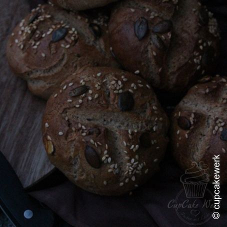 Roggenvolkorn Brötchen