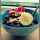 Schoko-Frühstücks-Pudding mit Erdbeeren und Bananen