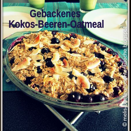 Gebackenes Kokos-Beeren-Oatmeal