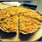 Vegane Quiche mit Tomaten und Spargel